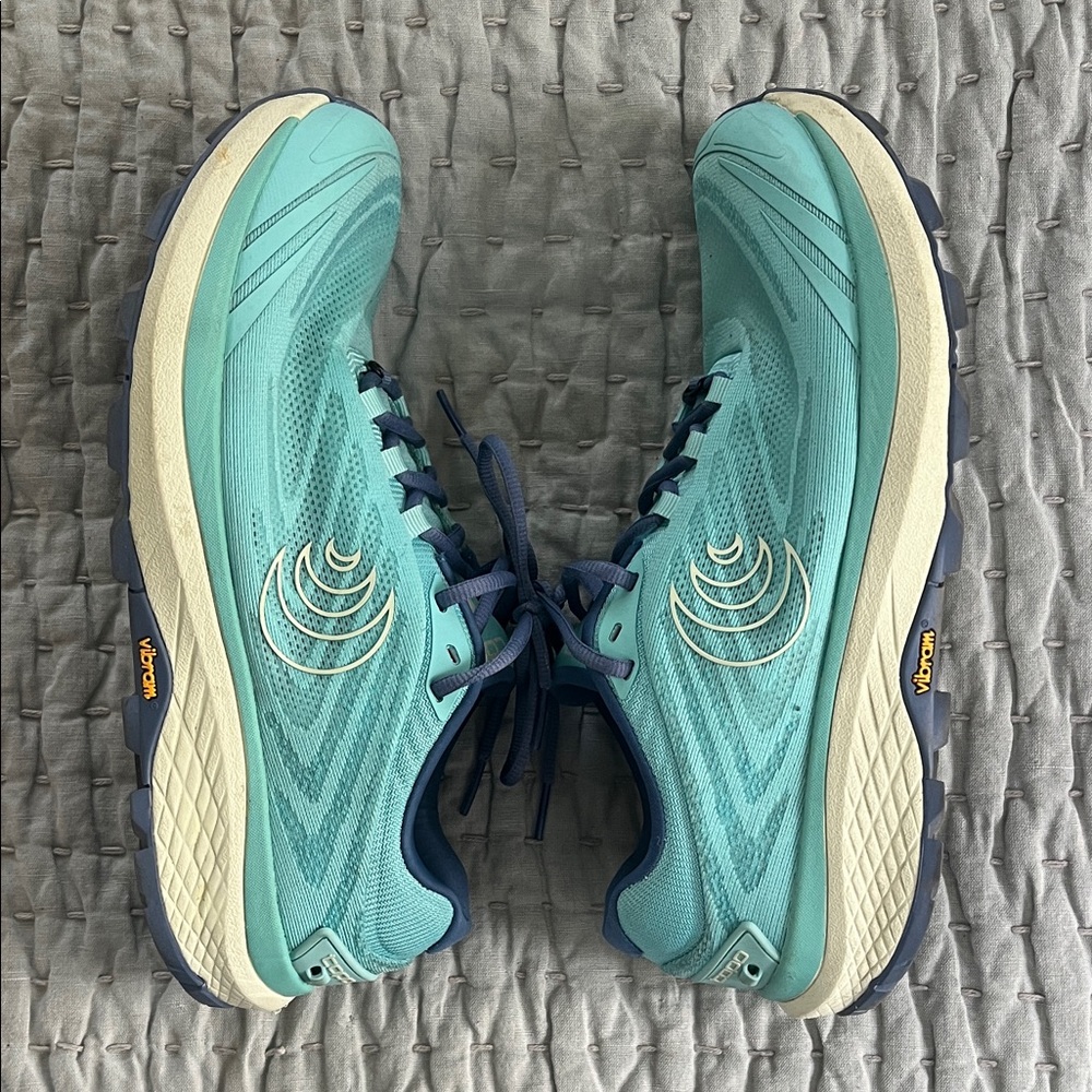 Women's Topo Pursuit 2 trail running shoe — size 10 eur 42